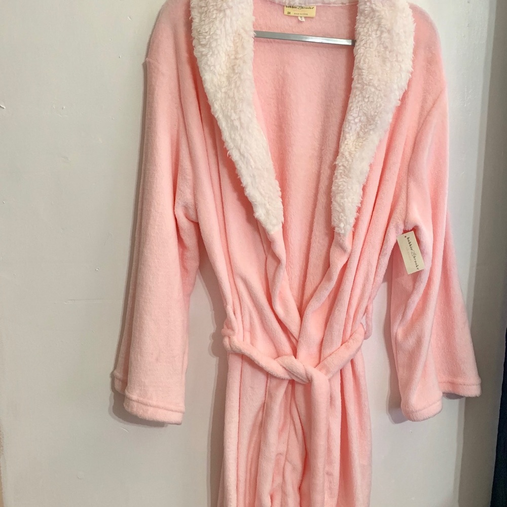 🌸Plush Pink Robe🌸 - Picture 3 of 4